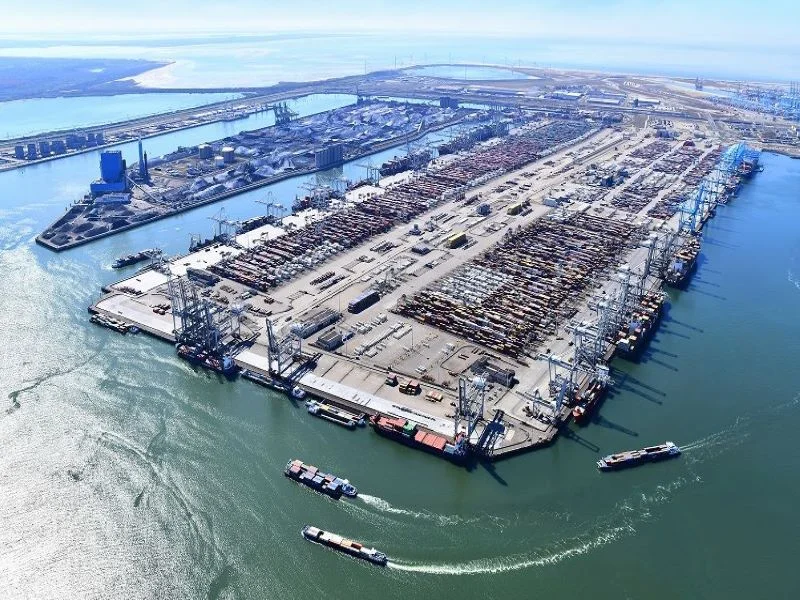 Rotterdam port Source ship technology webp
