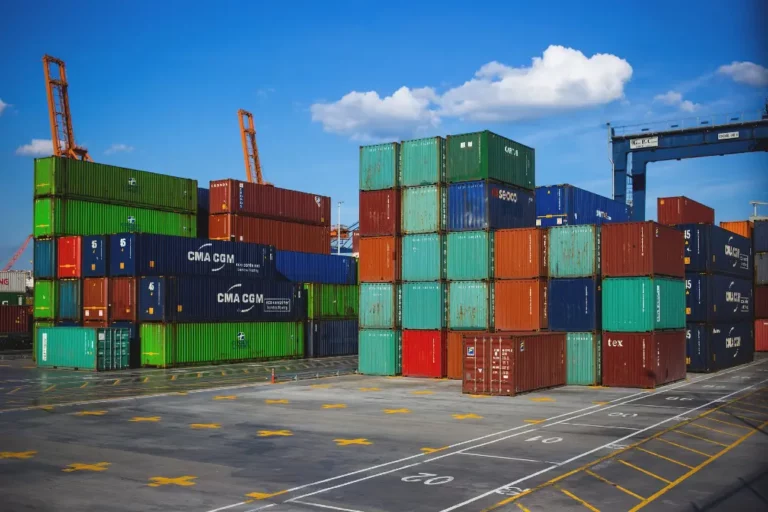 More box ships skip UK hub ports and forwarders urge EC to intervene