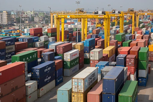 Bangladesh frees up boxes and yard space – but it still may not help exports
