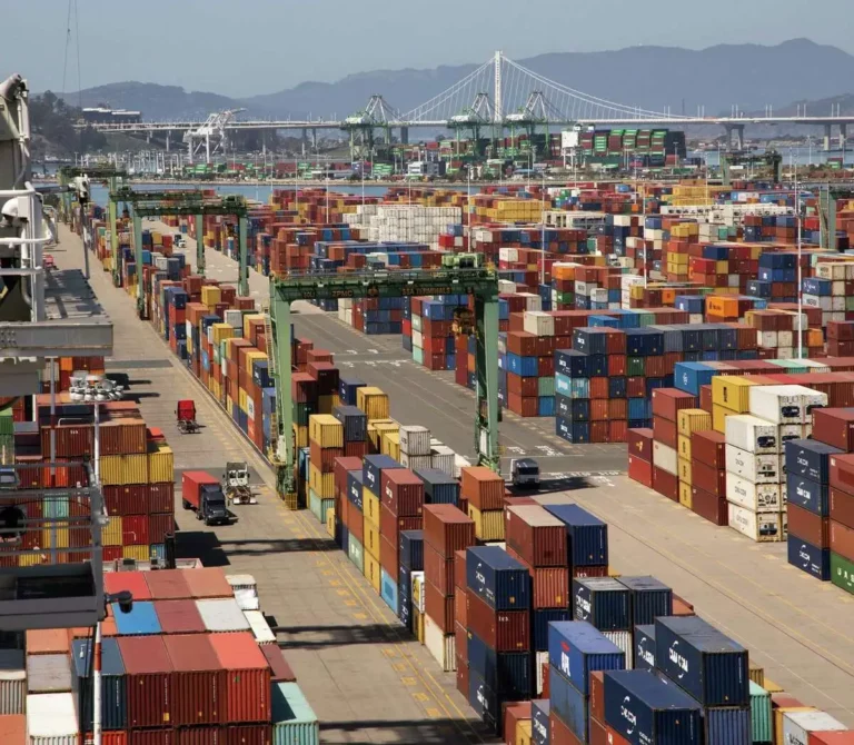 Port of Vancouver increases container handling capacity.